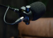 Mikrofonas podcasto įrašui iš arti