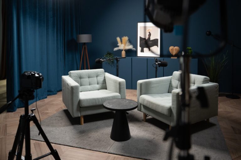 Podcastų filmavimo setas „Mėlyna Mėlyna“ – erdvė „Laimė“, Šiaurė Studios, Vilnius