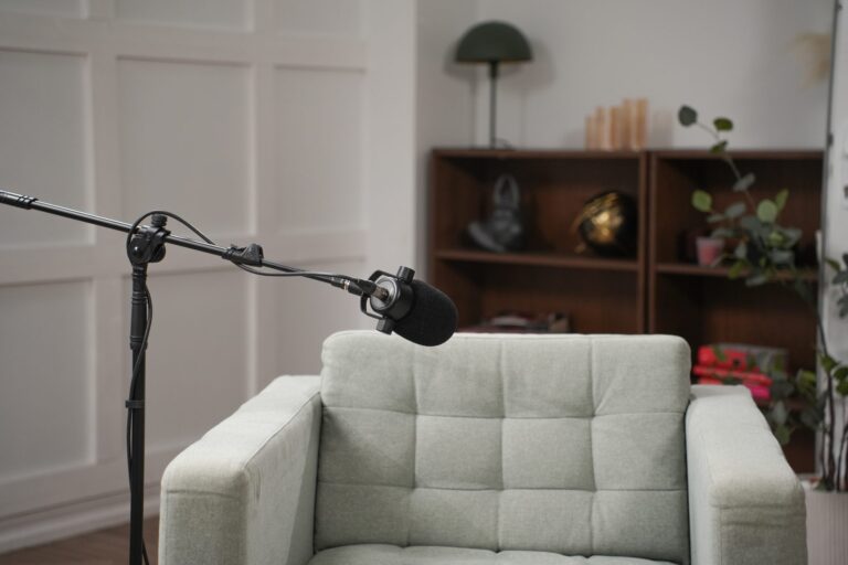 Podcastų filmavimo setas „Šviesi Klasika“ – erdvė „Laimė“, Šiaurė Studios, Vilnius