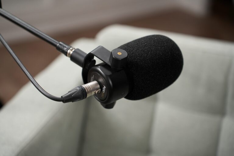 Podcastų filmavimo setas „Šviesi Klasika“ – erdvė „Laimė“, Šiaurė Studios, Vilnius