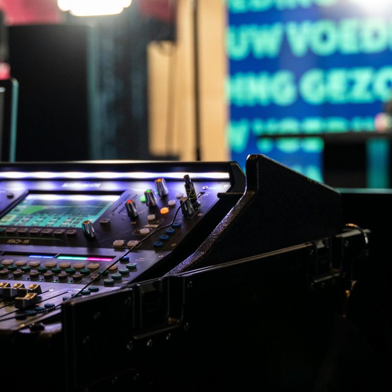 paul-einerhand-Dy6a8sLrVl4-unsplash